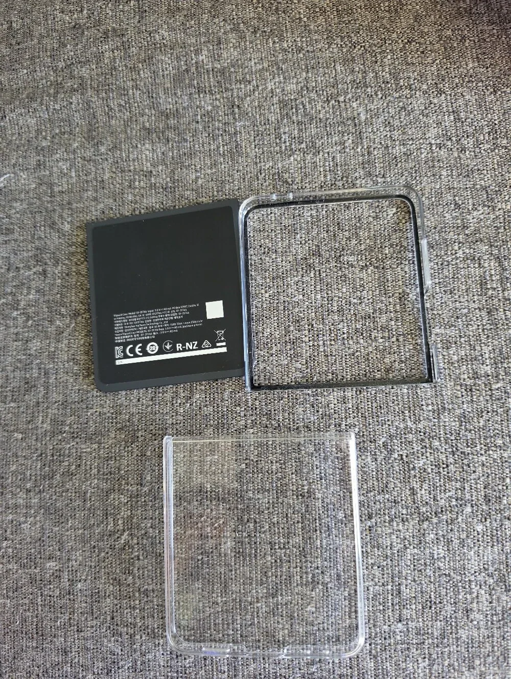 Samsung galaxy Z Flip7 Flipsuit, Transparent